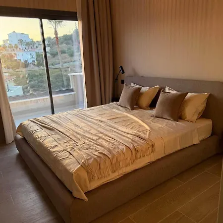 בית נופש Modern Luxury With Private Pool *