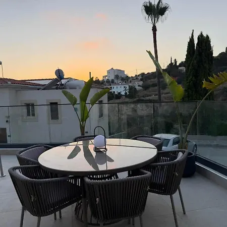 בית נופש Modern Luxury With Private Pool Tala