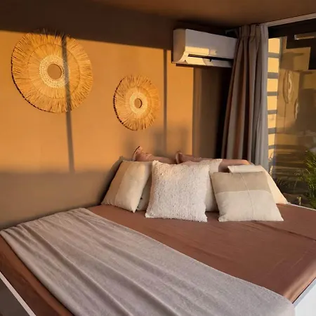 בית נופש Modern Luxury With Private Pool