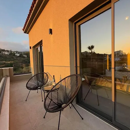 בית נופש Modern Luxury With Private Pool Tala