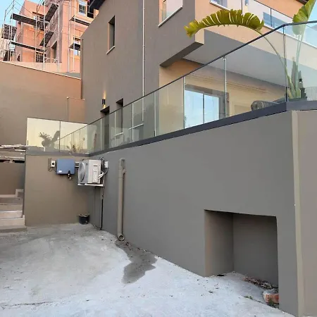 בית נופש Modern Luxury With Private Pool
